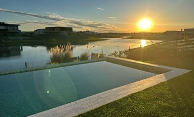 Casa en alquiler en el Barrio Costas, al lago  - Puertos / Escobar
