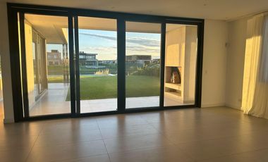 Casa en alquiler en el Barrio Costas, al lago  - Puertos / Escobar