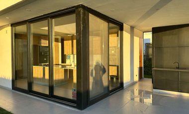 Casa en alquiler en el Barrio Costas, al lago  - Puertos / Escobar