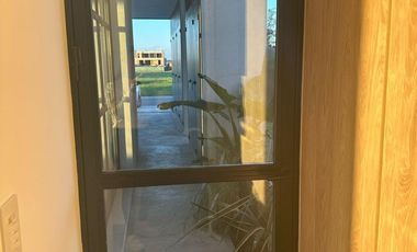 Casa en alquiler en el Barrio Costas, al lago  - Puertos / Escobar