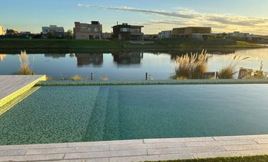 Casa en alquiler en el Barrio Costas, al lago  - Puertos / Escobar