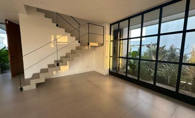 Casa en alquiler en el Barrio Costas, al lago  - Puertos / Escobar
