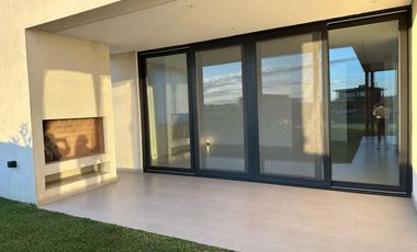 Casa en alquiler en el Barrio Costas, al lago  - Puertos / Escobar