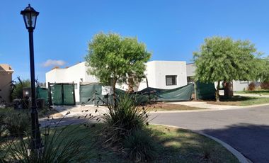 HERMOSA CASA A ESTRENAR EN VENTA - PILAR DEL ESTE - BARRIO SAN RAMON