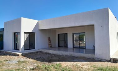 HERMOSA CASA A ESTRENAR EN VENTA - PILAR DEL ESTE - BARRIO SAN RAMON