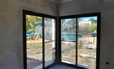 HERMOSA CASA A ESTRENAR EN VENTA - PILAR DEL ESTE - BARRIO SAN RAMON