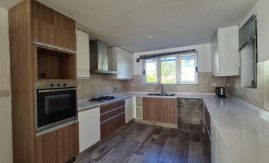 Hermosa Casa en Urbanización Bosch