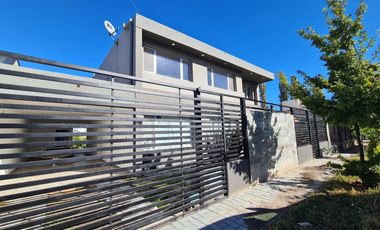 Hermosa Casa en Urbanización Bosch
