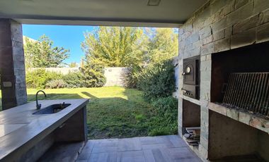 Hermosa Casa en Urbanización Bosch