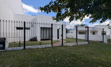 Casa en alquiler - Lujan - San Cayetano