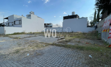 Terreno Comercial en Venta a Minutos del Tec de Monterrey – Zona Santanita