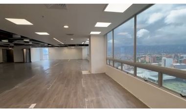 SE ARRIENDA OFICINA EN MEDELLIN