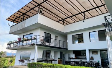 Venta de Finca/Hostal en el Peñol, con súper vista a la Represa
