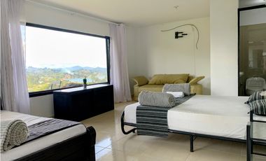 Venta de Finca/Hostal en el Peñol, con súper vista a la Represa