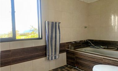 Venta de Finca/Hostal en el Peñol, con súper vista a la Represa
