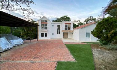 VENDO ESPECTACULAR CASA EN RESTREPO (META) (SR)