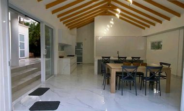 VENDO ESPECTACULAR CASA EN RESTREPO (META) (SR)