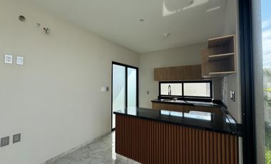 CASA EN PREVENTA EN LAG 8