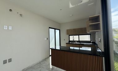 CASA EN PREVENTA EN LAG 8