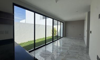 CASA EN PREVENTA EN LAG 8
