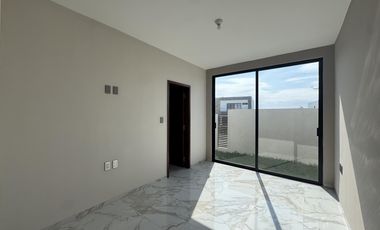 CASA EN PREVENTA EN LAG 8