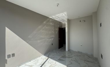 CASA EN PREVENTA EN LAG 8