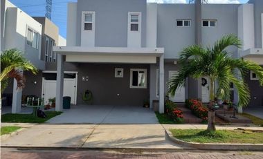 Casa en venta en Brisas del Golf PH Augusta