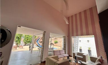 ALTOS DE PANAMA / CONDADO DEL REY / 5 RECMARAS  / 768m2 / PISCINA