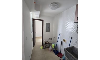 CONDADO DEL REY / PH KINGS PARK / 139M / BALCON