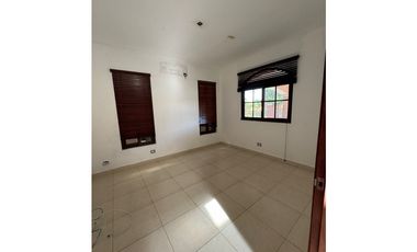 Se Vende Casa en El Doral, Costa Sur (Remate Bancario)
