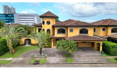VENTA DE CASA EN COSTA DEL ESTE EN REMATE CON PISICNA PH ANTIGUA MLD