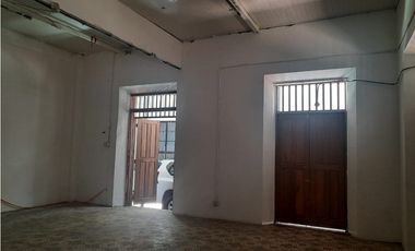 CASCO VIEJO / CASA LOEW CASCO / 353.9725M / 3 NIVELES / 4 LOCALES