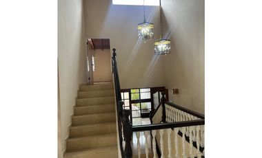 BETANIA / DOS MARES / 325M2 / 2 NIVELES / 3 HAB /CC