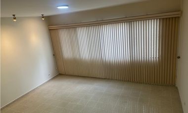 BETANIA / DOS MARES / 325M2 / 2 NIVELES / 3 HAB /CC