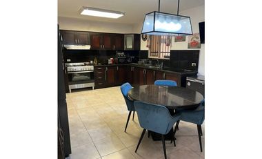 Casa en Venta en Paseo Dorado – Dorado Lake, Condado del Rey MLD