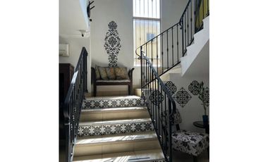 Casa en Venta en Paseo Dorado – Dorado Lake, Condado del Rey MLD