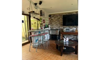 Casa en Venta en Paseo Dorado – Dorado Lake, Condado del Rey MLD
