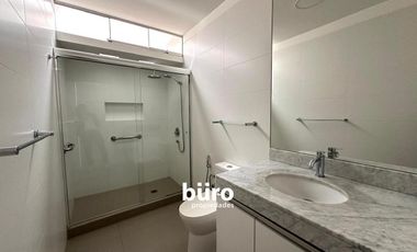 LINDA CASA EN ALQUILER EN CONDOMINIO 2 DORMITORIOS EN SAN ISIDRO TRADICIONAL