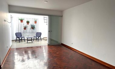 LINDA CASA EN ALQUILER EN CONDOMINIO 2 DORMITORIOS EN SAN ISIDRO TRADICIONAL