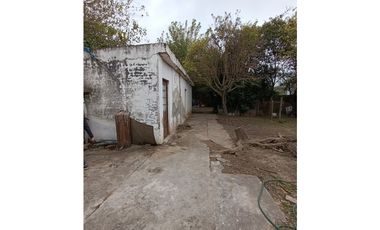 SE VENDE  inmueble ubicado en  Barrio LOS PINOS