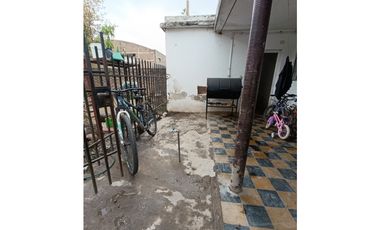 SE VENDE  inmueble ubicado en  Barrio LOS PINOS