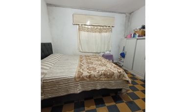 SE VENDE  inmueble ubicado en  Barrio LOS PINOS