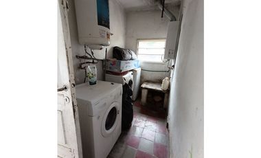 SE VENDE  inmueble ubicado en  Barrio LOS PINOS