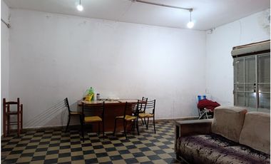SE VENDE  inmueble ubicado en  Barrio LOS PINOS