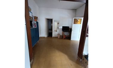 SE VENDE  inmueble ubicado en  Barrio LOS PINOS