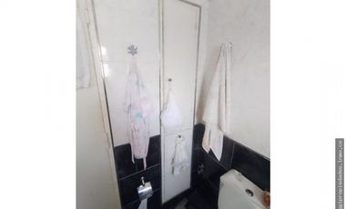 Depto 3 amb + dependencia - Todo el frente con balcón