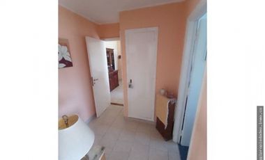 Depto 3 amb + dependencia - Todo el frente con balcón