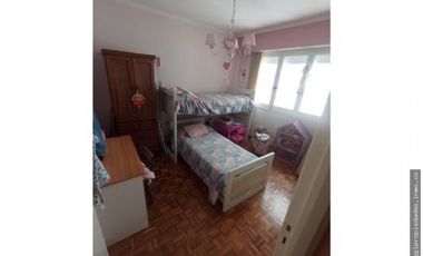 Depto 3 amb + dependencia - Todo el frente con balcón