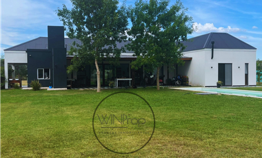 CASA EN VENTA - CLUB DE CAMPO SAN ROQUE Comarcas de Luján