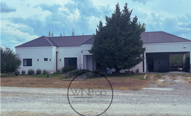 CASA EN VENTA - CLUB DE CAMPO SAN ROQUE Comarcas de Luján